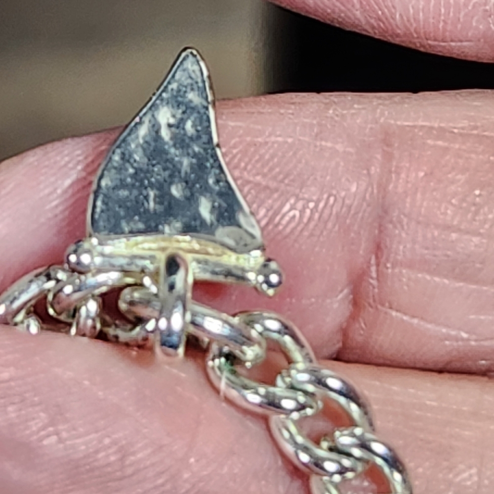 Tommy Hilfiger Silver Tone 15" Choker Necklace Tri-Color Shark Tooth Pendant - Picture 4 of 7